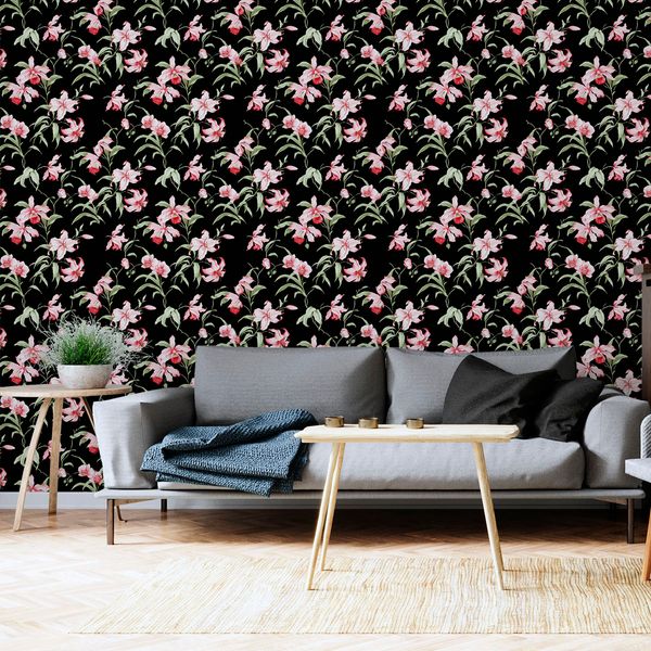 Papel de Parede Adesivo Floral Preto e Rosa aplicado em sala de estar com sofa azul