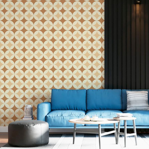 Papel de Parede Adesivo Geométrico Marrom Círculos Bege em sala de estar com sofá azul