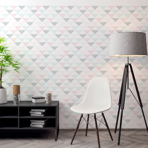Papel de Parede Adesivo Geométrico Triângulos Cinza, Rosa e Verde aplicado em sala de estar