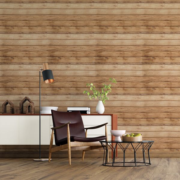 Papel de parede adesivo estilo madeira de eucalipto aplicado na  sala
