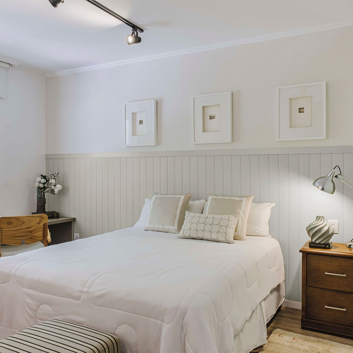 Kit Com 35 Painel De Parede Efeito Lambri Shiplap Pvc Grey 120 Cm + 3 Trilhos De Acabamento